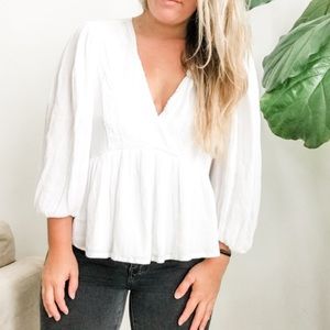 White flowy hollister top